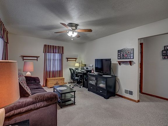 5th image of 641 Skyway Dr