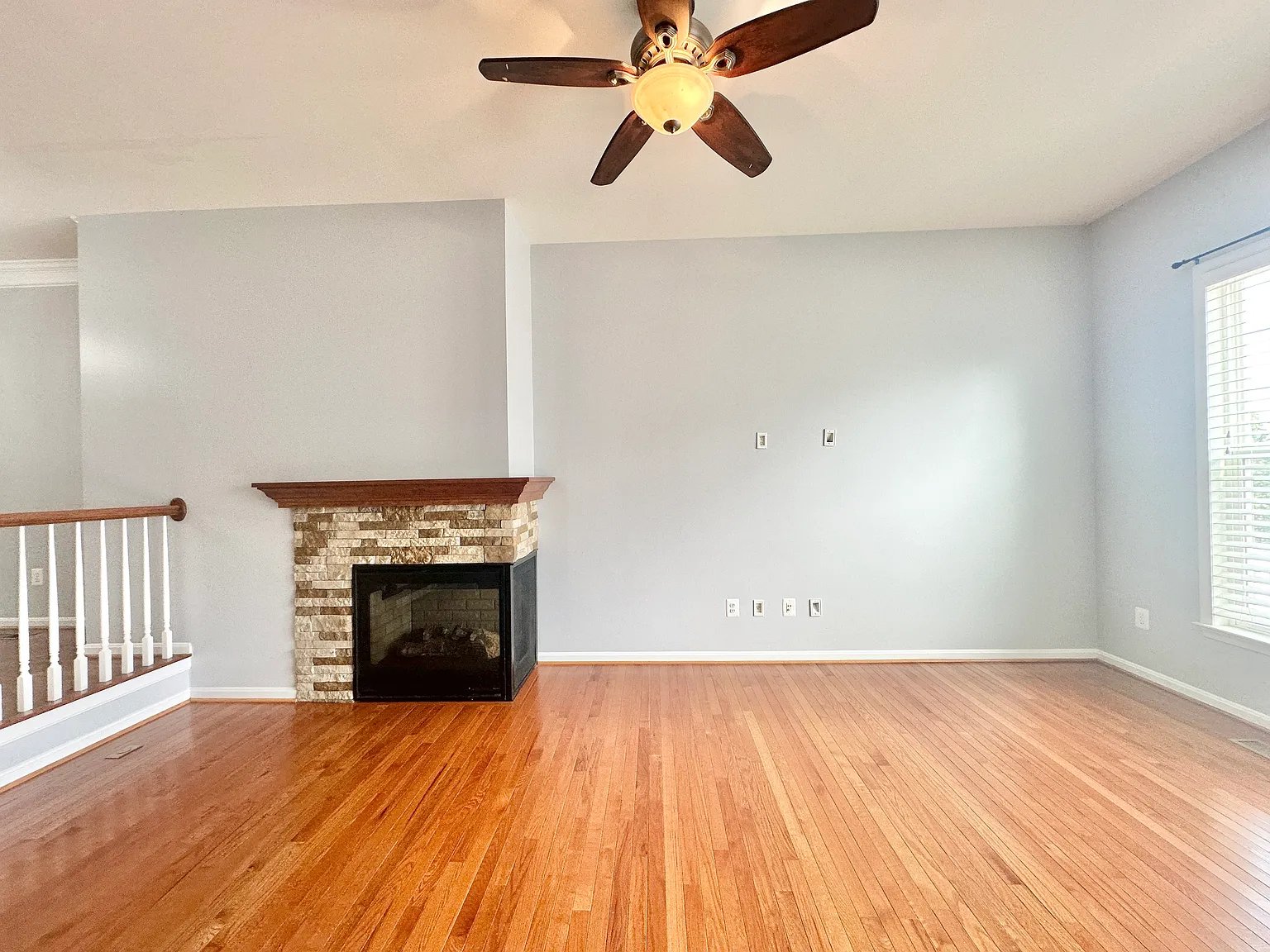 4 bed, 3.5 bath, 2412 sqft, $3,250 — Photo 4
