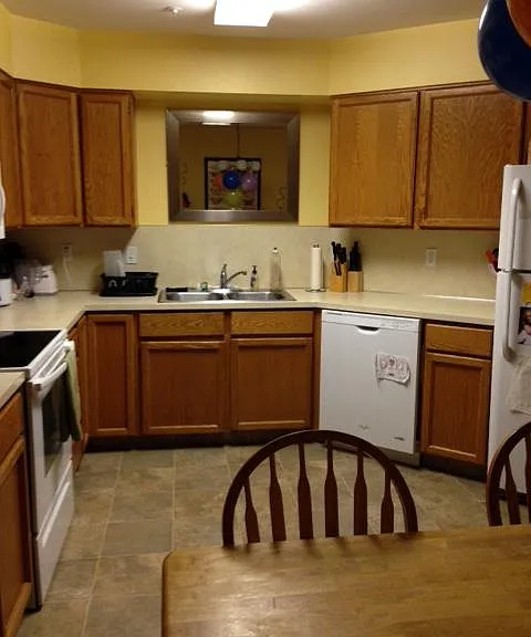 284 E 600 N #3 — Photo 1