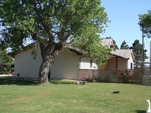 2nd image of 950 Road J
