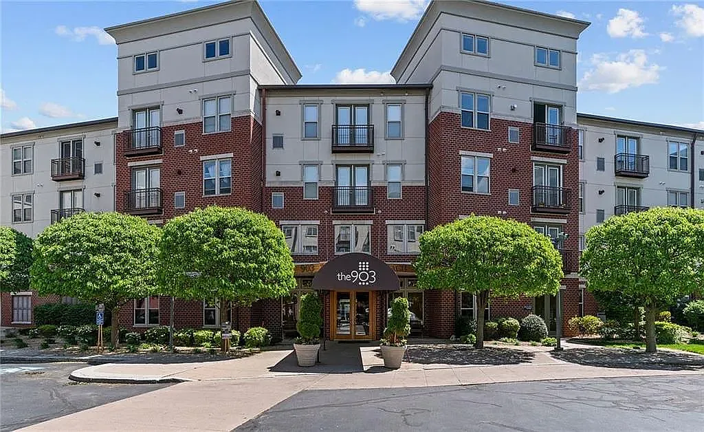 1 bed, 741 sqft, $2,290 — Photo 1