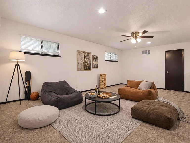 13431 Clarewood Dr — Photo 16