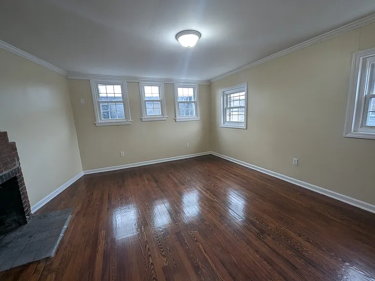 77 Whitney Ave #4 — Photo 4