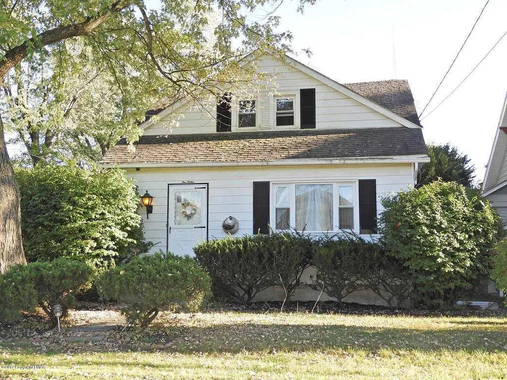 413 Oakwood Ave photo 1