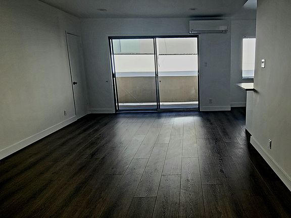 4th image of 11937 Kiowa Ave #5