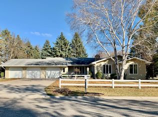 3206 Rivershore Dr, Moorhead, MN 56560