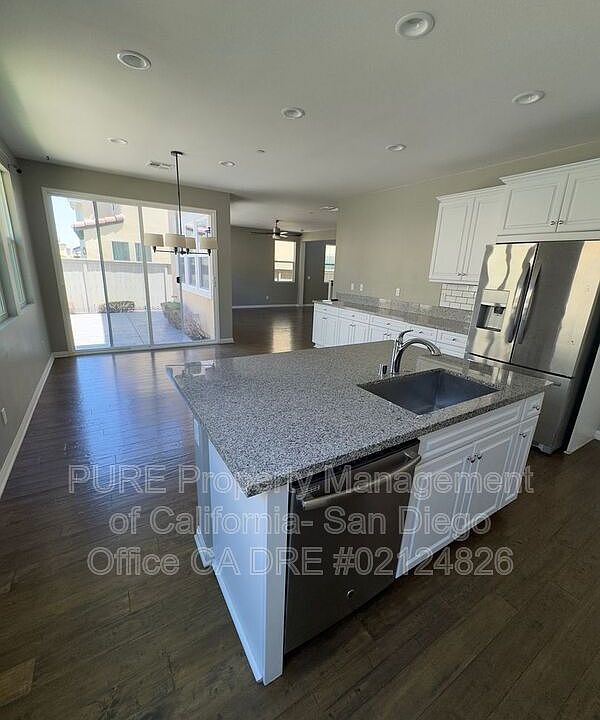 1st image of 1076 Rolling Dunes Way