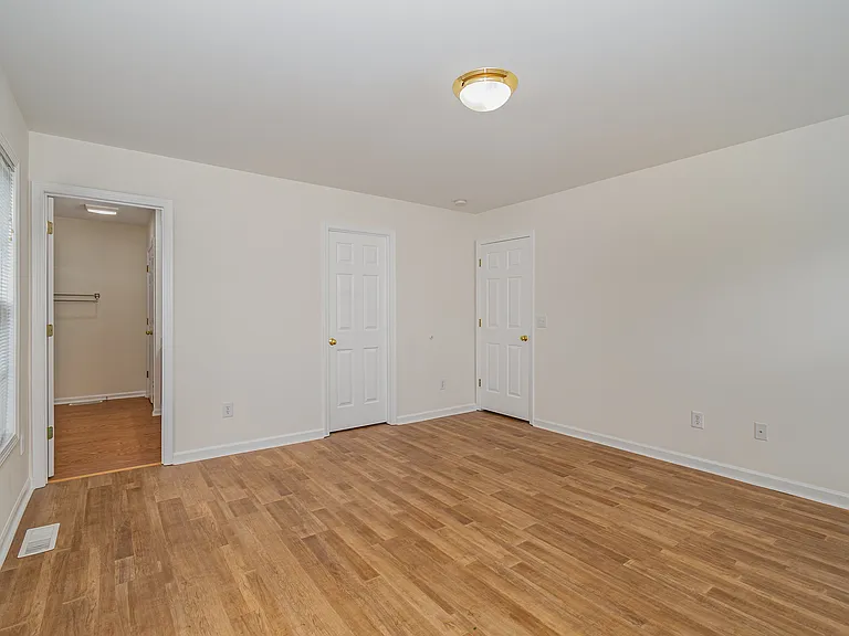 715 Afton Park Dr — Photo 2