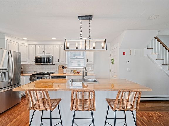 4th image of 22 Everett St