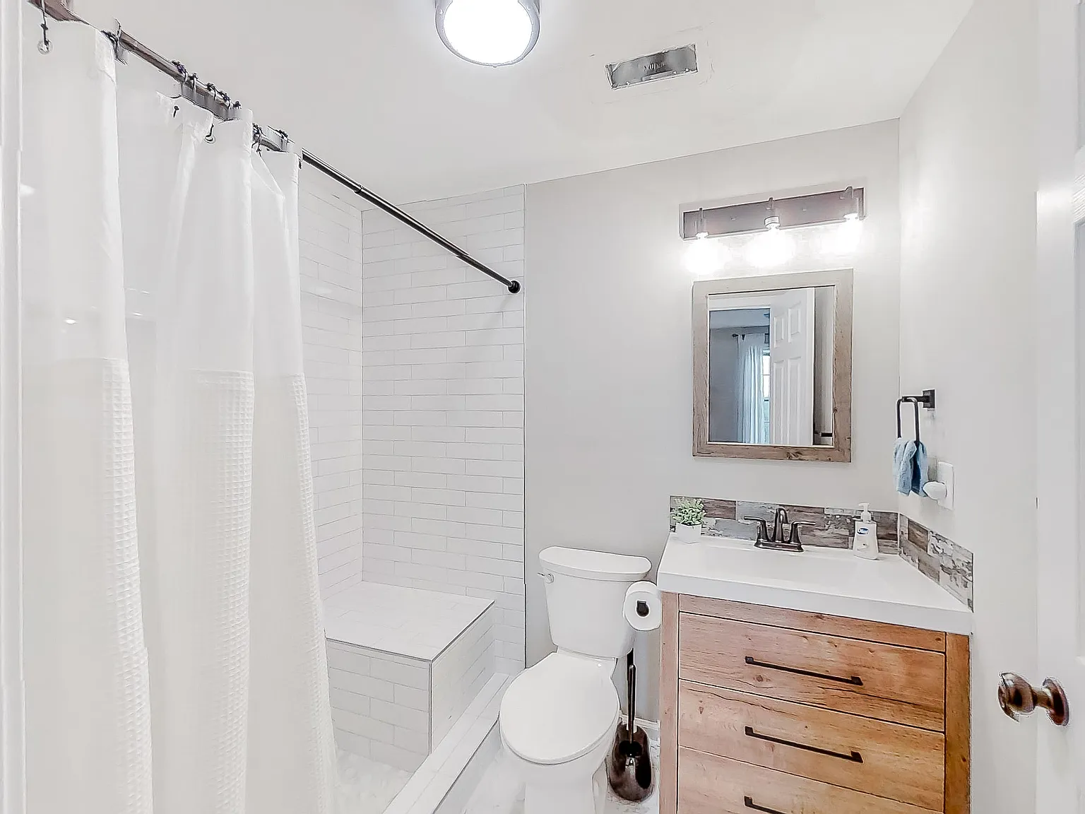 4 bed, 3.5 bath, 1724 sqft, $1,343 — Photo 3