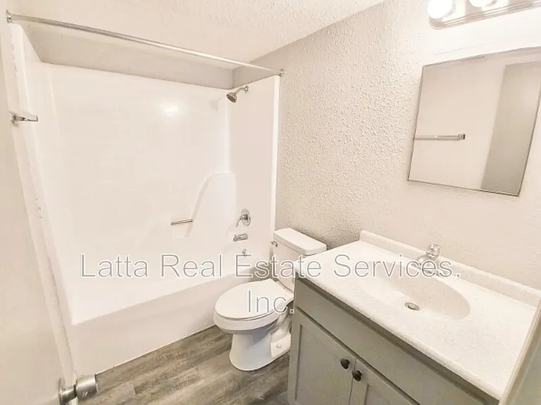 301 W 31st St #102-B — Photo 7