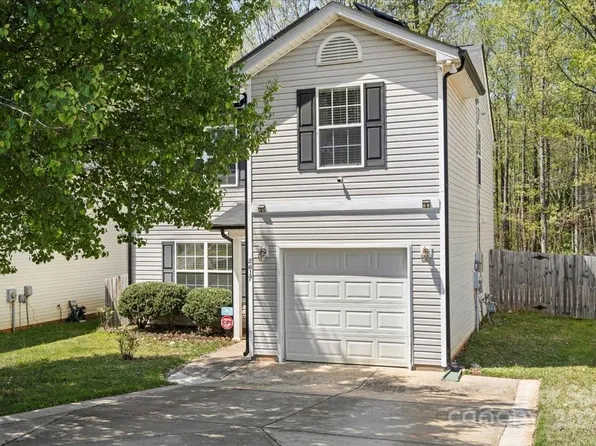 2617 Mulberry Pond Dr, Charlotte, NC 28208