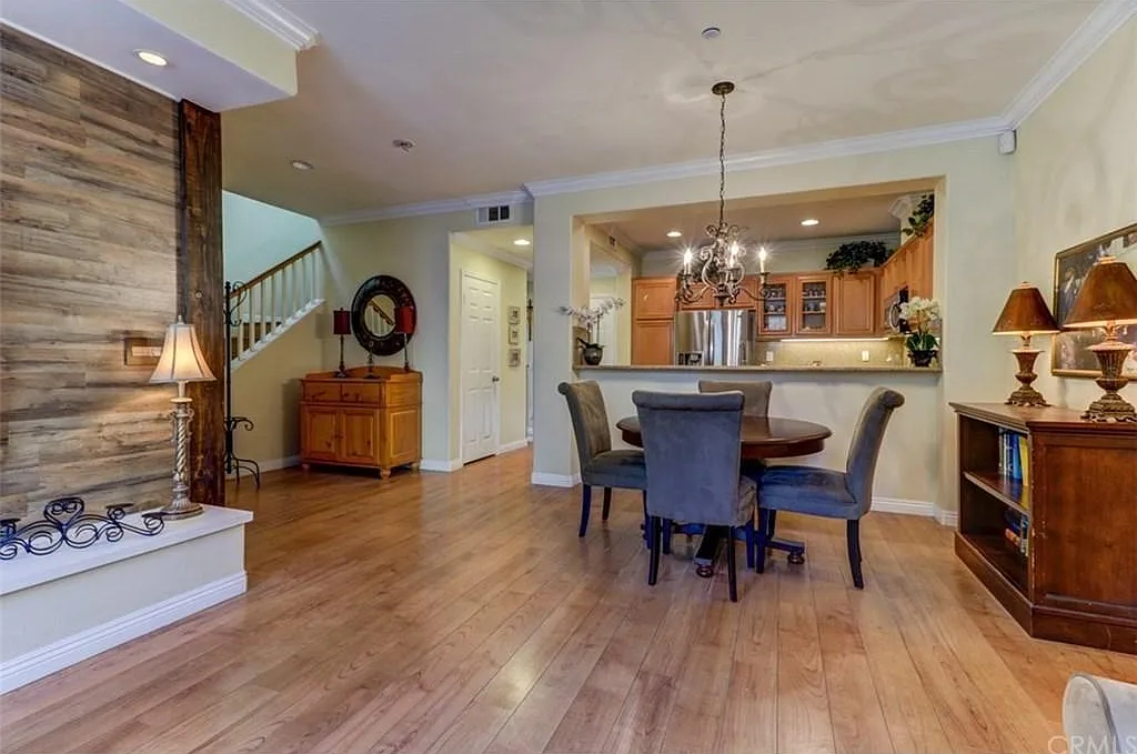 3 bed, 2.5 bath, 1770 sqft, $4,450 — Photo 3