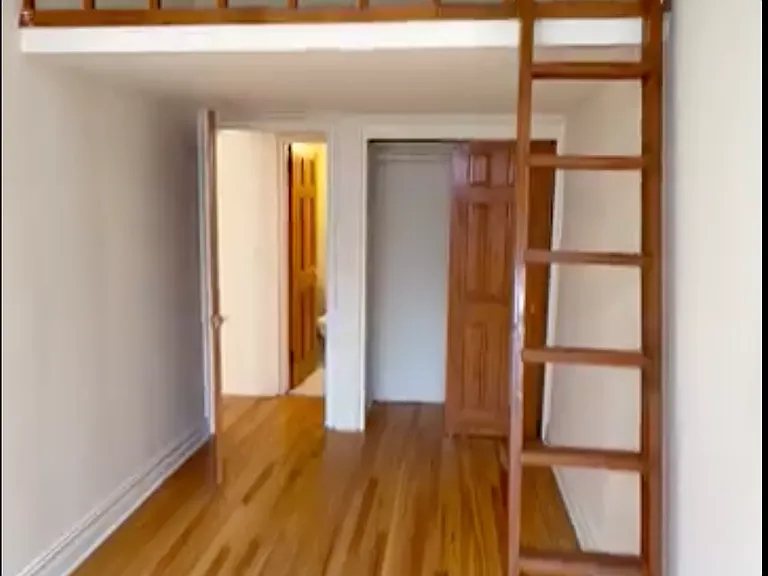 255 W 75th St #4K — Photo 1