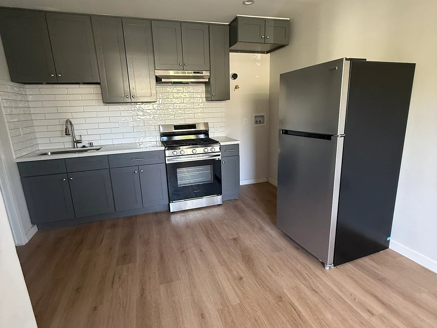 1 bed, 400 sqft, $2,200 — Photo 4