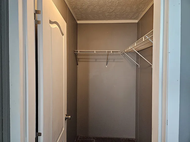Guest room 3 walk in closet