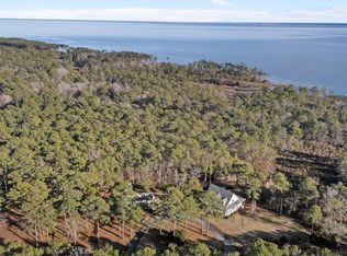 33 Neuse Winds Drive, Oriental, NC 28571