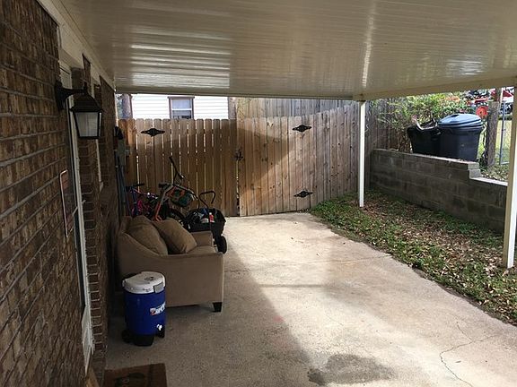 5th image of 40 Sommerset Dr