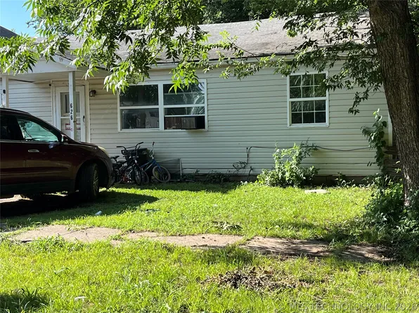 626 W 8th St, Ada, OK 74820
