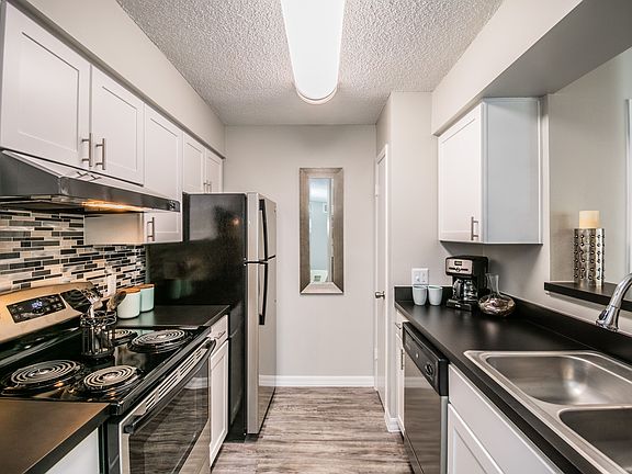 5th image of 5100 Live Oaks Blvd #211-05