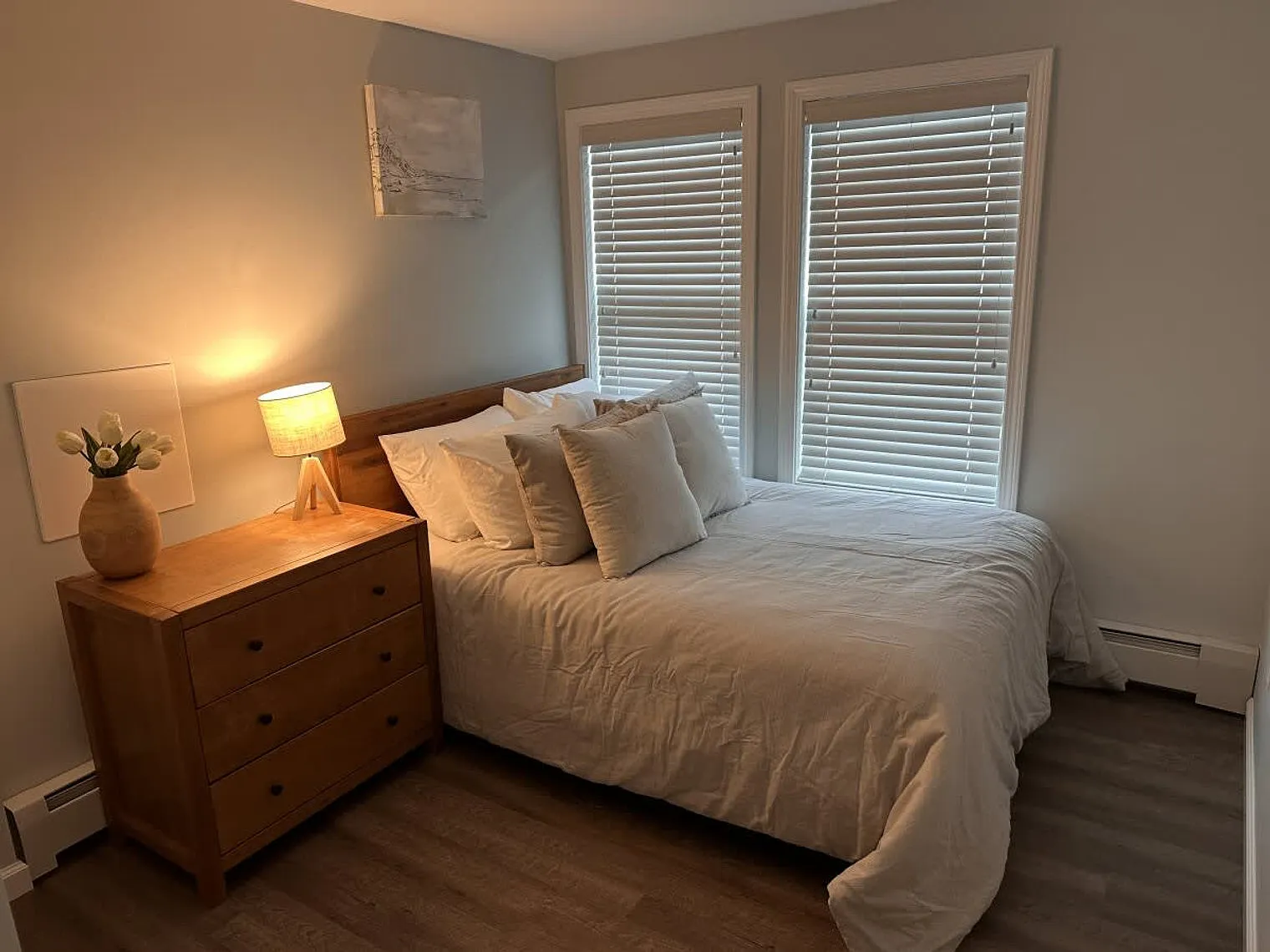 2 bed, 1.0 bath, 839 sqft, $5,040 — Photo 3