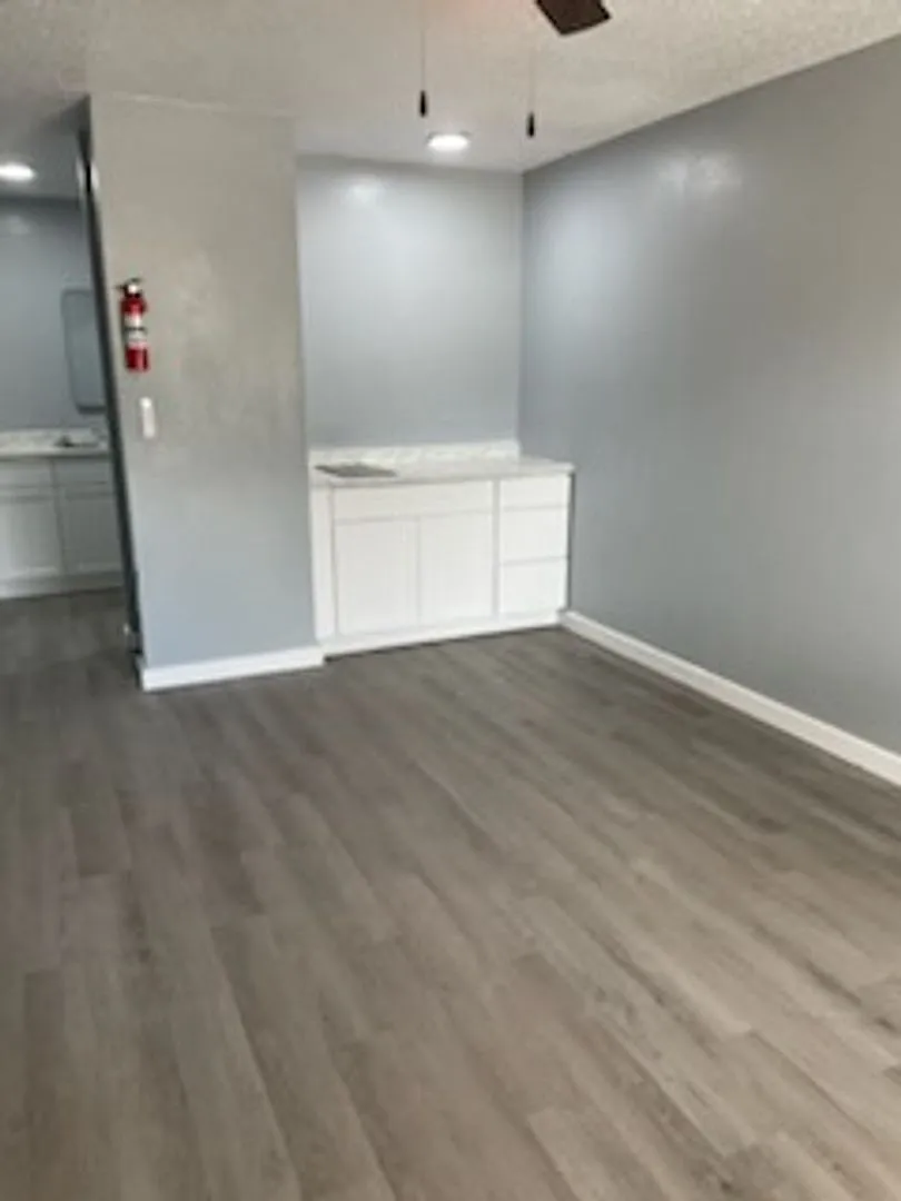 901 Apple Dr — Photo 4
