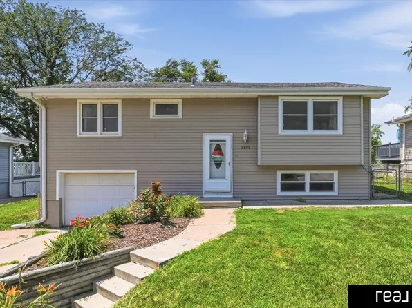 5806 S 113th St, Omaha, NE 68137