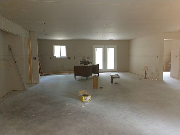 5th image of 79 Southern Dr