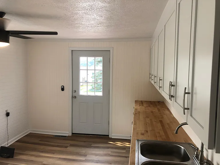 133 Lakeside Dr — Photo 16