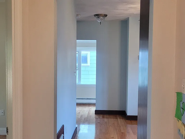 great ceiling height and spaciousness
