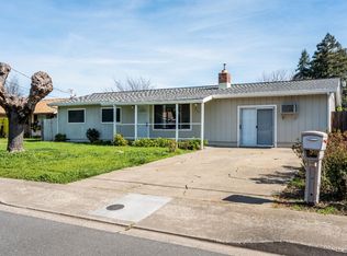 265 Oak Manor Dr, Ukiah, CA 95482