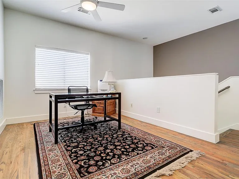 4346 Spencer St — Photo 15