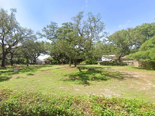 250 Bayshore Dr, Pensacola, FL 32507