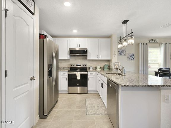 3rd image of 660 Moscato Dr