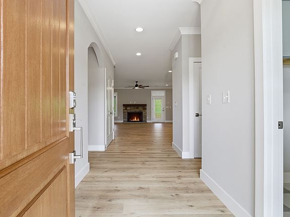 3rd image of 736 Stewart Gin Rd