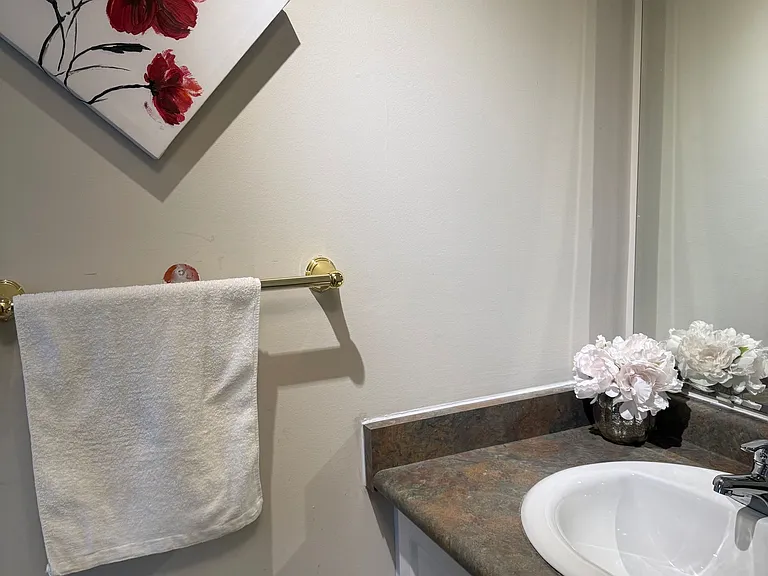 74 Rideau Dr — Photo 6