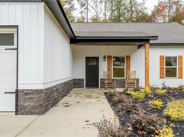 101 Adair Ct, Dallas, GA 30157