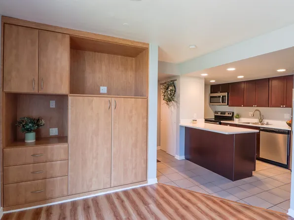 545 Donofrio Dr Unit 4, Madison, WI 53719