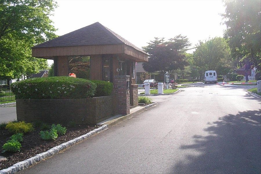 1st image of 147 Revere Dr