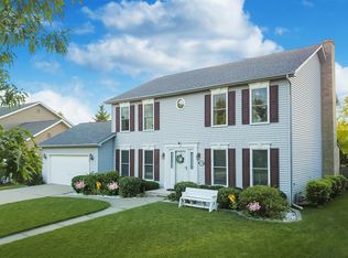 2580 Cheshire Dr, Aurora, IL 60504