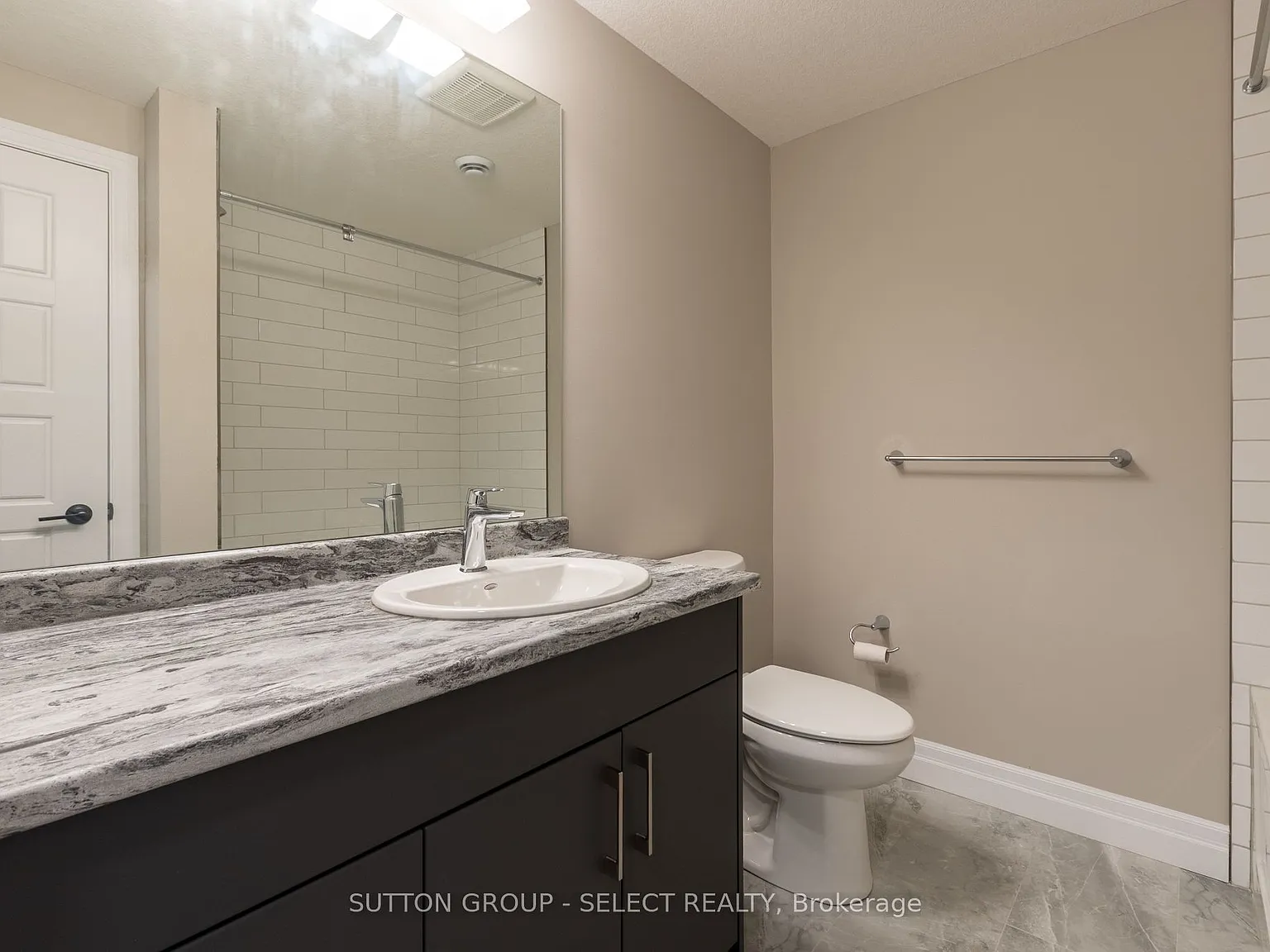 2 bed, $1,600 — Photo 3