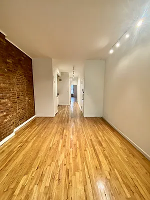 Rented by CMV Realty Inc. | media 8