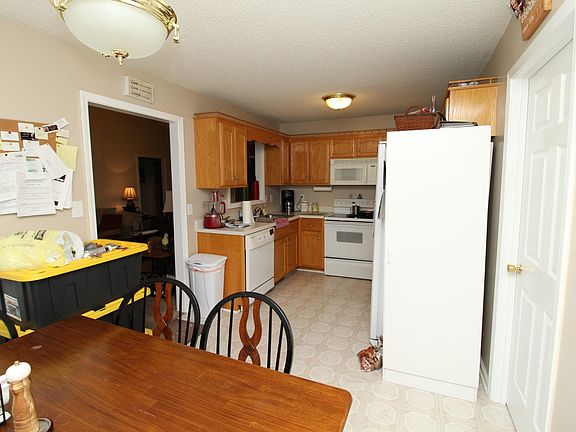 4th image of 272 Shadyside Ln