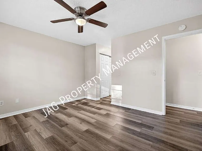 482 Bentwood Ln #C — Photo 15
