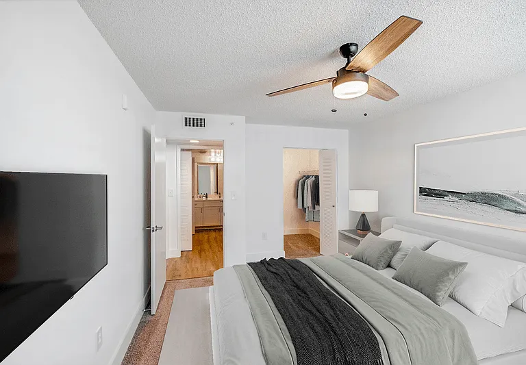 Gables Grand Plaza Apartments — Photo 51