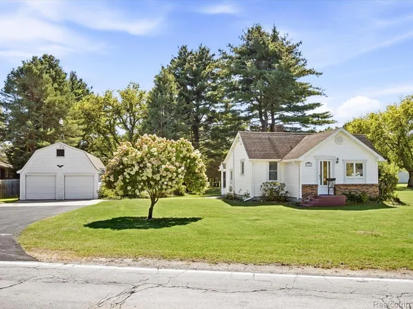 4369 Atkins Rd, Port Huron, MI 48060