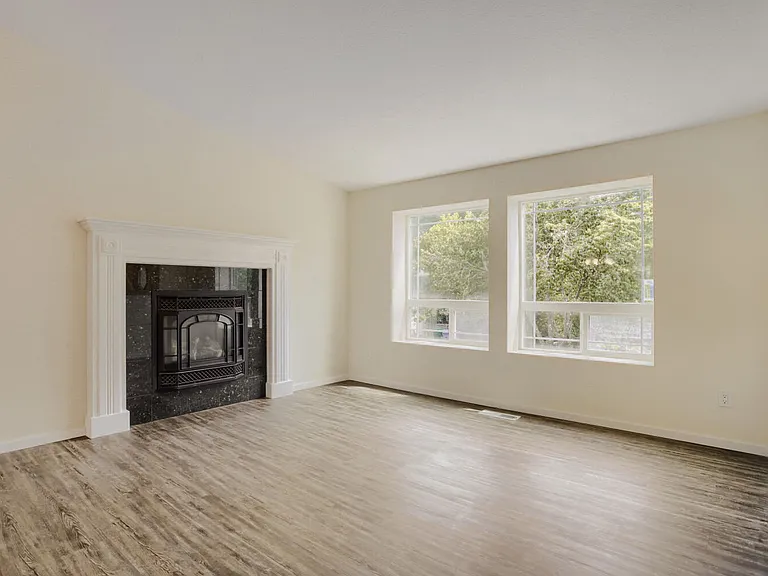 14539 SE Center St — Photo 12