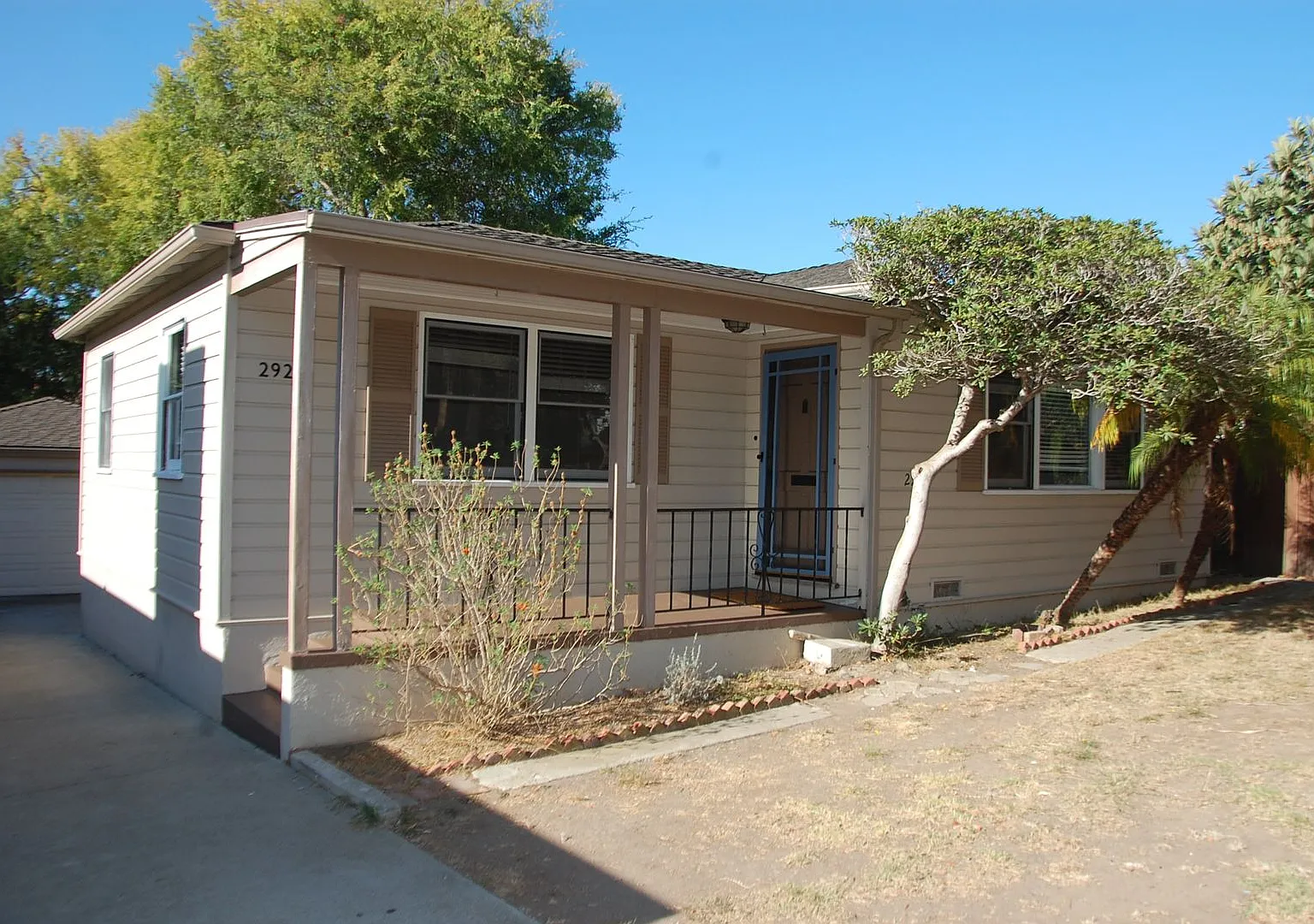 Samarkand 3 Bedroom Home — Photo 1
