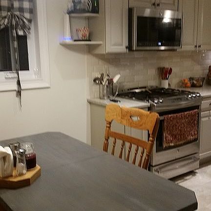 Eat-In Kitchen