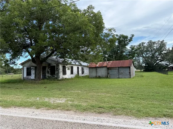484 Fm 444, Inez, TX 77968